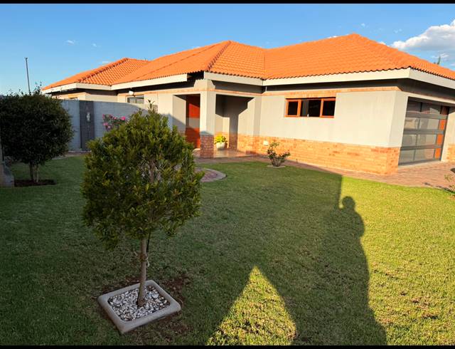3 BEDROOM HOUSE FOR SALE IN WATERKLOOF EAST